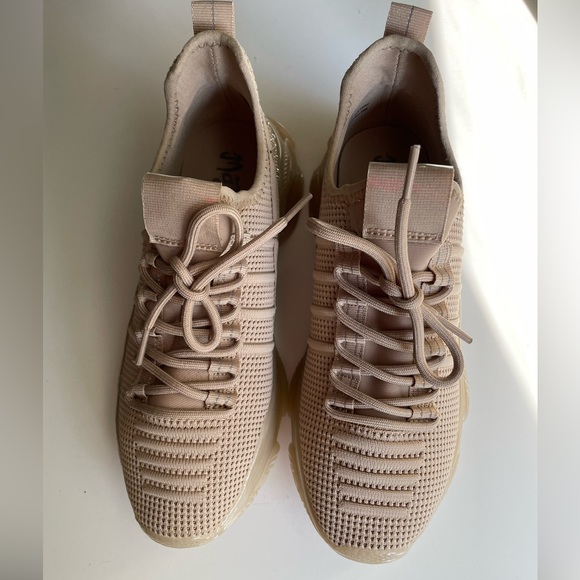 Mad Love Women's Mandy
Sneakers - Beige 7.5 - Picture 5 of 8